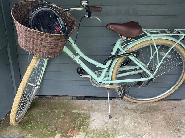 Beautiful Ladies Vintage-Style Bike with  Basket - Main image