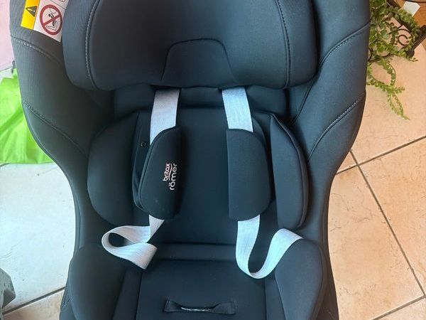 Extended rear facing Car seat - Main image