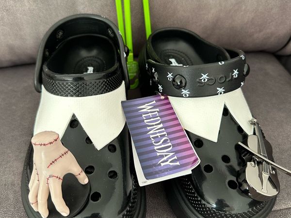 NEW RARE Crocs Wednesday stomp clog in black 5-7 - Main image