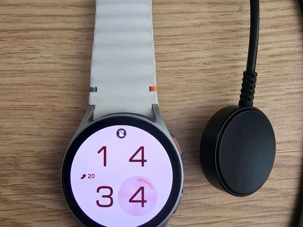 Samsung Galaxy 7 Watch, white strap 40 mm - Main image