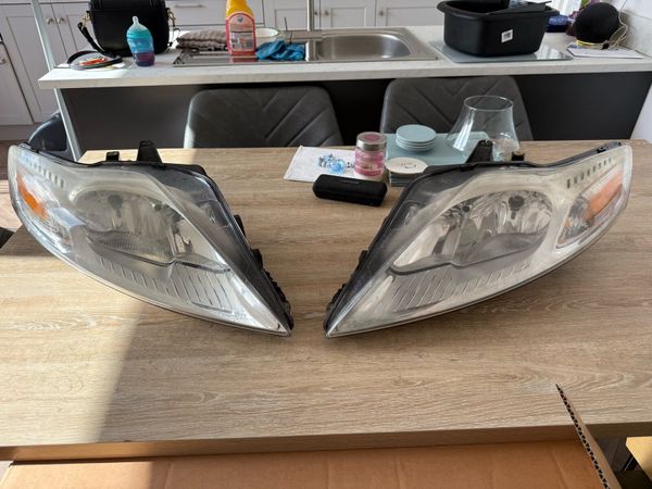Ford Mondeo MK4 HeadLights - Main image