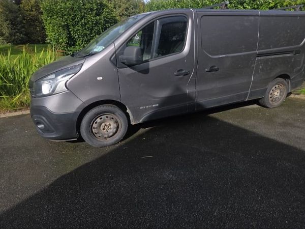 Renault Trafic 2015 Lwb - Main image