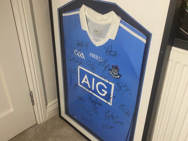 Dublin jersey signed by whole team - Main image