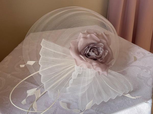 Stunning fascinator - Main image