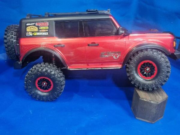 1:10 scale 4WD RC Rock Crawler styled after the Fo - Main image