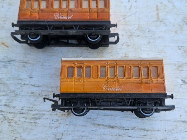 Hornby OO Gauge Thomas the Tank Carraiges - Main image