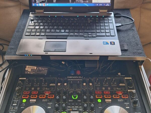 Denon DJ MC6000mk2 with case - Main image