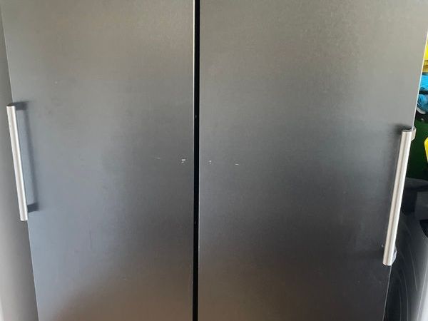 Siemens black freestanding fridge and freezer - Main image