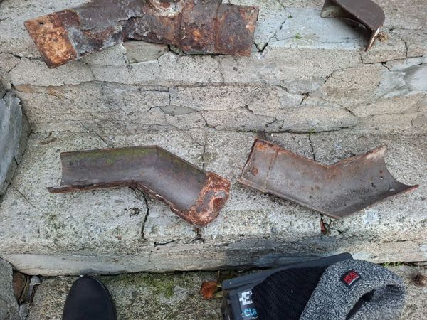Cast iron gutter fittings - Main image
