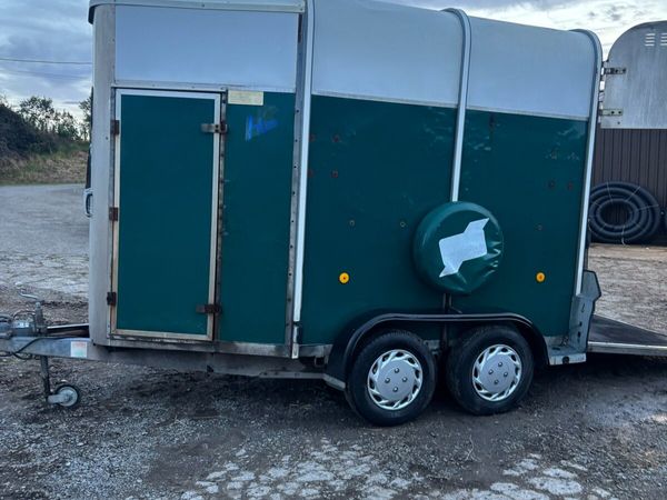 Horse box - Main image