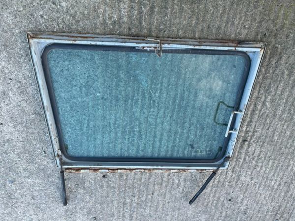 Back Window suit MF 565, 575, 590.. - Main image