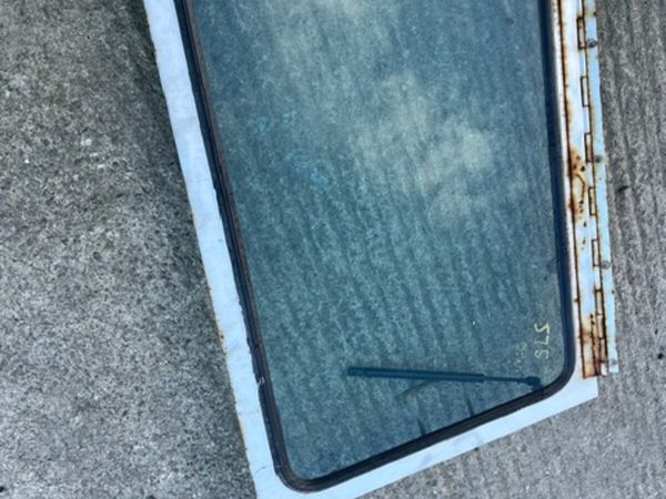Back Window suit MF 565, 575, 590.. - Main image