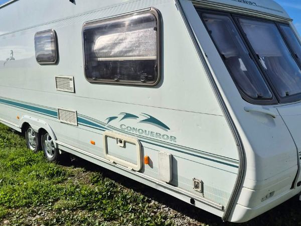 Swif  fixed island bed bed caravan - Main image