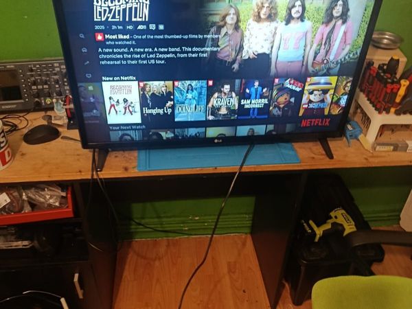 LG 32-inch Smart - Main image