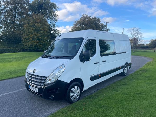 Crew cab 7 Seater - Main image