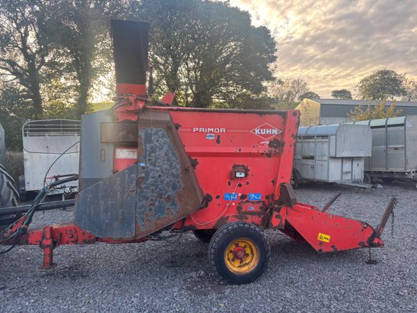 Kuhn 3560 straw/ silage chopper / feeder - Main image