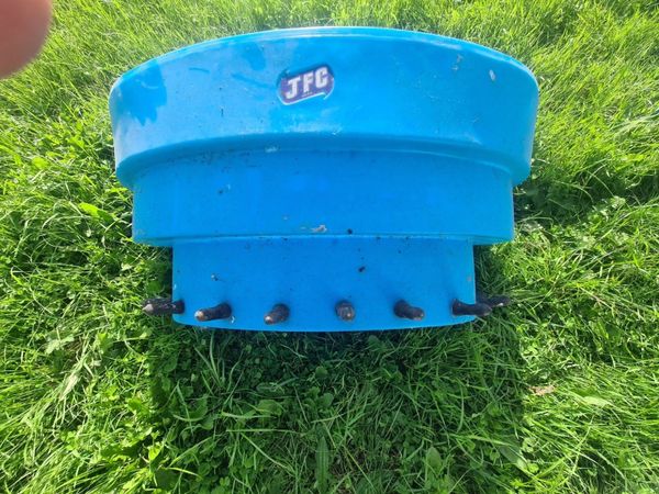 JFC JFC 10 Teat Gate Feeder Trough & Hay Racks - Main image
