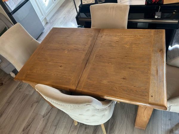 Dining table (extendable) with four velvet dining chairs - Main image