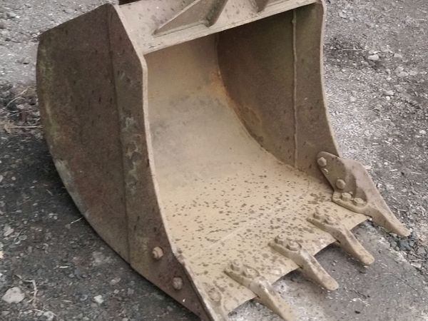 JCB DIGGING BUCKET ( 45mm pins ) - Main image