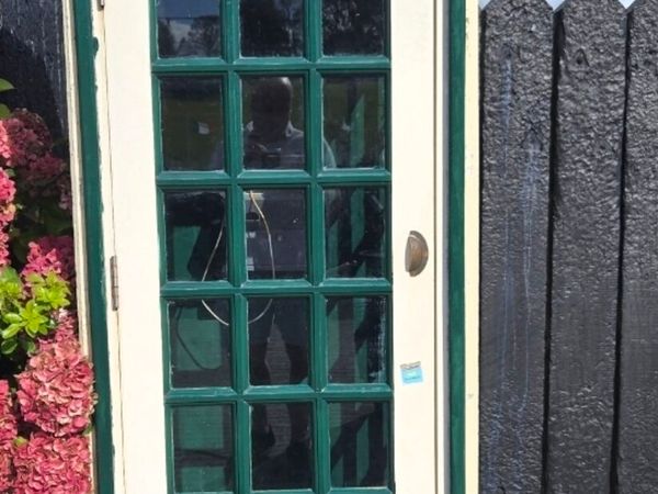 Phone box - Main image