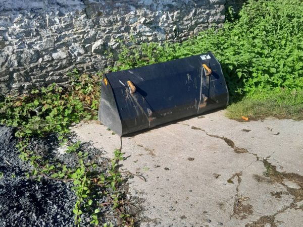 5 foot Quickie loader bucket - Main image