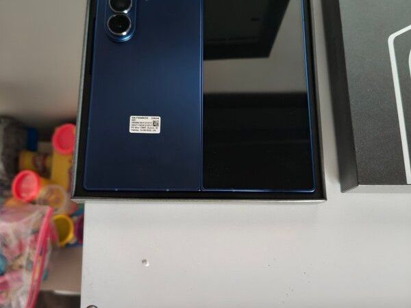Samsung ZFold 7 Shadow Blue 256gb Brand New zero battery cycles fully boxed - Main image