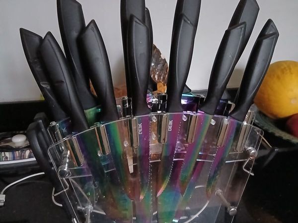 Set of Knives in block - Main image