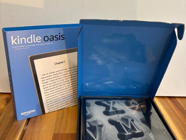 Kindle Oasis - Amazon's flagship eReader - Main image
