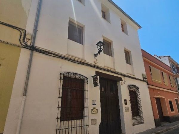 9 Bedroom 5 bathroom Hotel Guesthouse Valencia - Main image