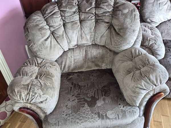 Couch and chairs - Main image