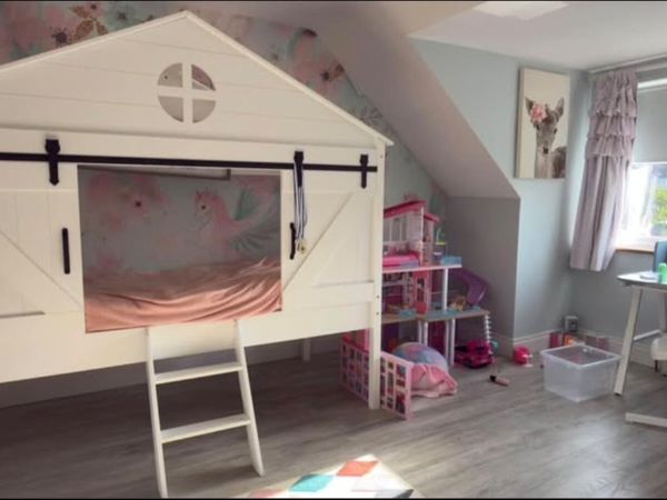 Children's Barn Style Bed - Main image