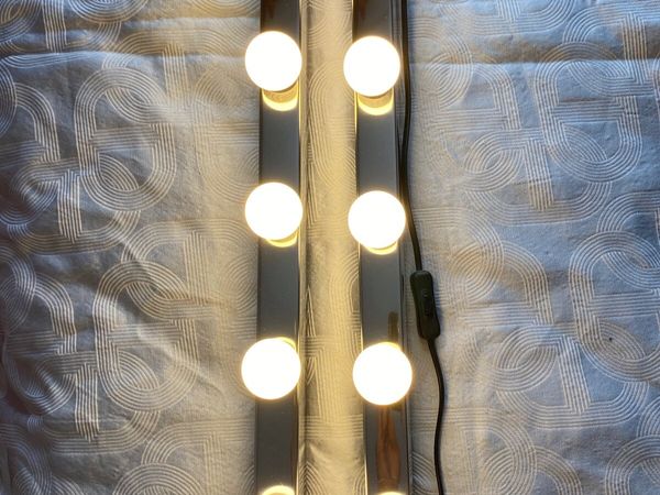 Vanity lights - Main image
