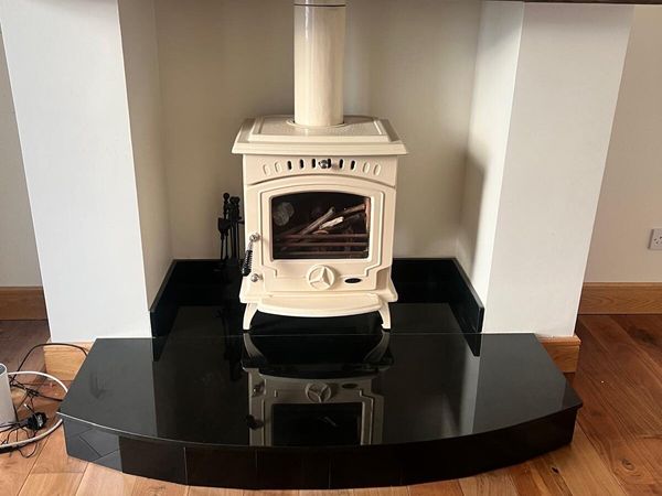 Tara Stove - Main image
