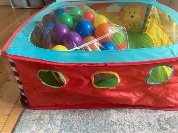 Pop up bal Pitt with approx 80 balls. - Main image