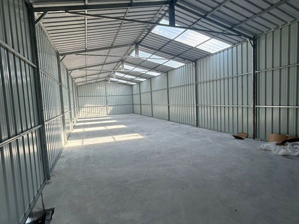 Storage unit in secure yard - Main image