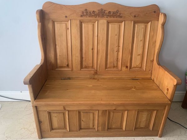 Seated bench with storage - Main image
