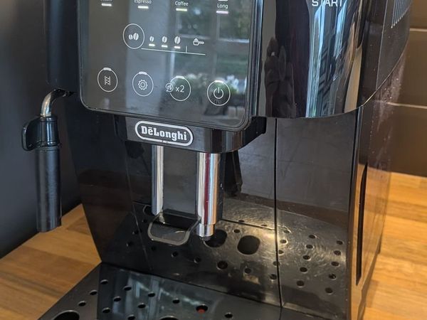 De'Longhi Magnifica Coffee Machine - Main image