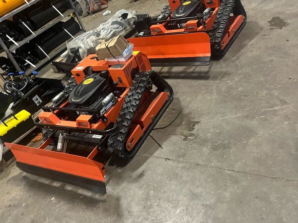 TPM 24 volt radio controlled tracked lawnmower - Main image