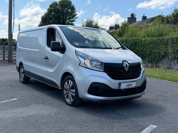 ABSOLUTELY STUNNING 2017 LWB 120 BHP TRAFIC - Main image