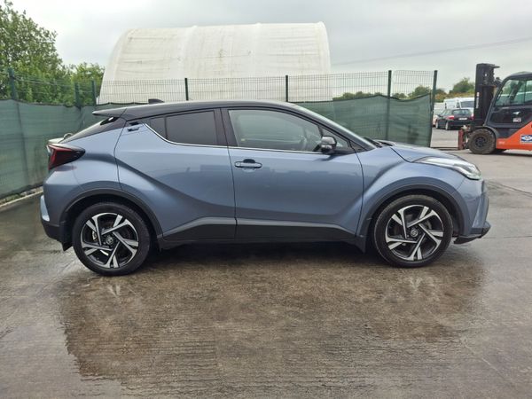 222 Toyota CHR Hybrid 56km!! - Main image