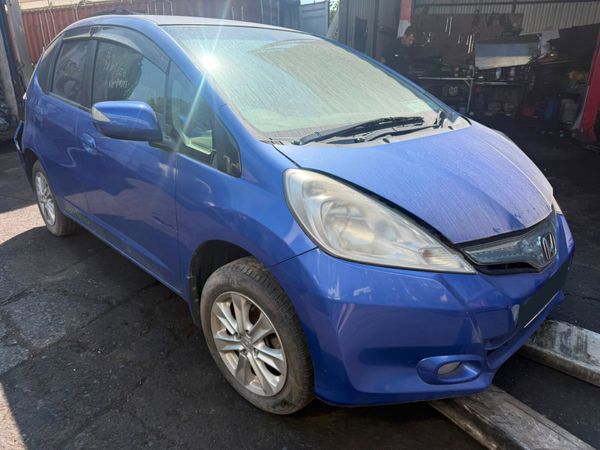 2012 HONDA FIT 1.3 PETROL FOR BREAKING! - Main image