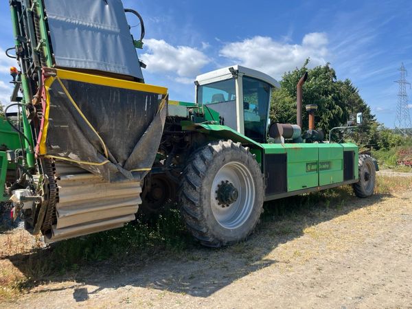 Selfproppled potato harvester Avr quadra - Main image