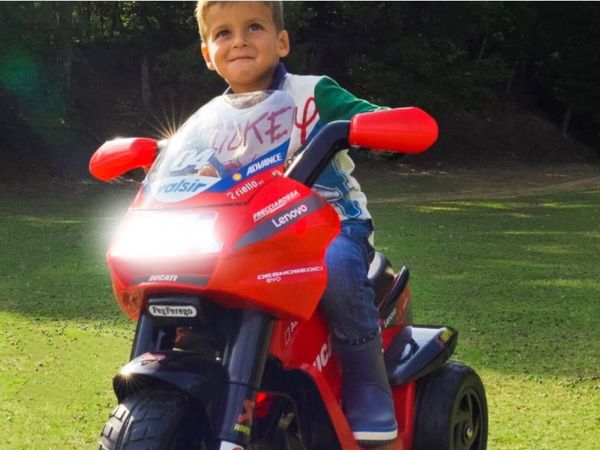 Peg Perego Ducati Desmosedici Evo 6V Ride On Bike - Main image