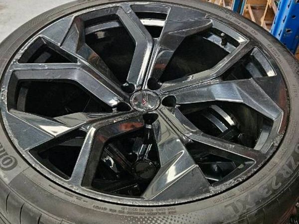 23 Inch Audi RS Alloys Q7 Q8. - Main image