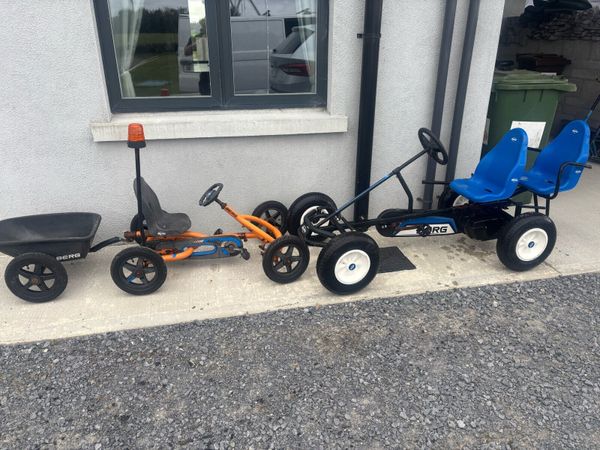2 Burg go-carts & trailer - Main image