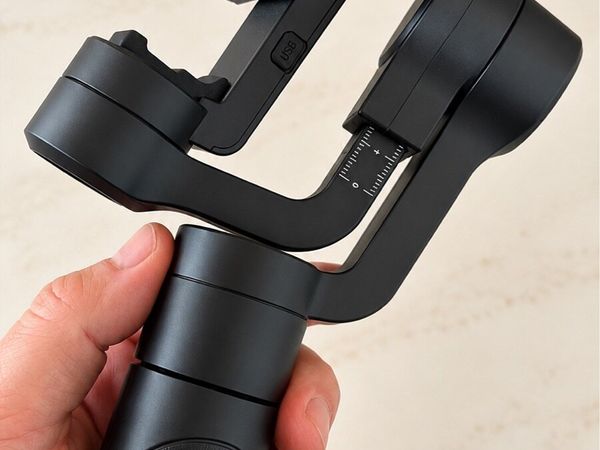 SMOVE 3-axis phone gimbal (extendable) - Main image