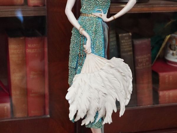 Lady with Fan Figurine - Main image