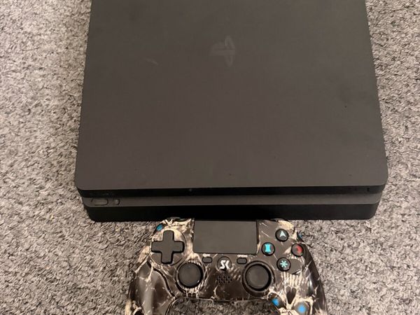 PS4 slim 500GB jailbreak 13.52 controller 1 - Main image