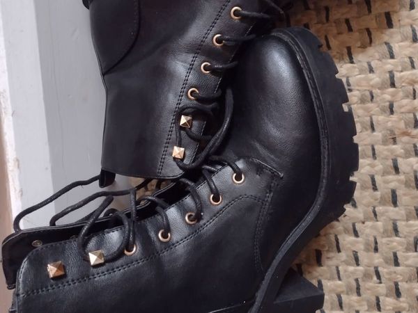 New unworn ladies black boots UK6 - Main image