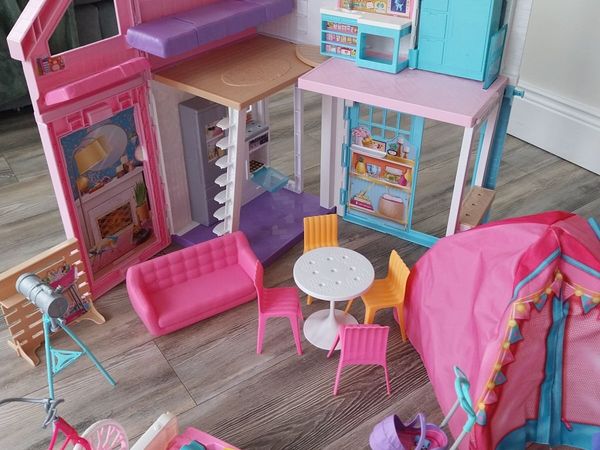 Barbie items - Main image
